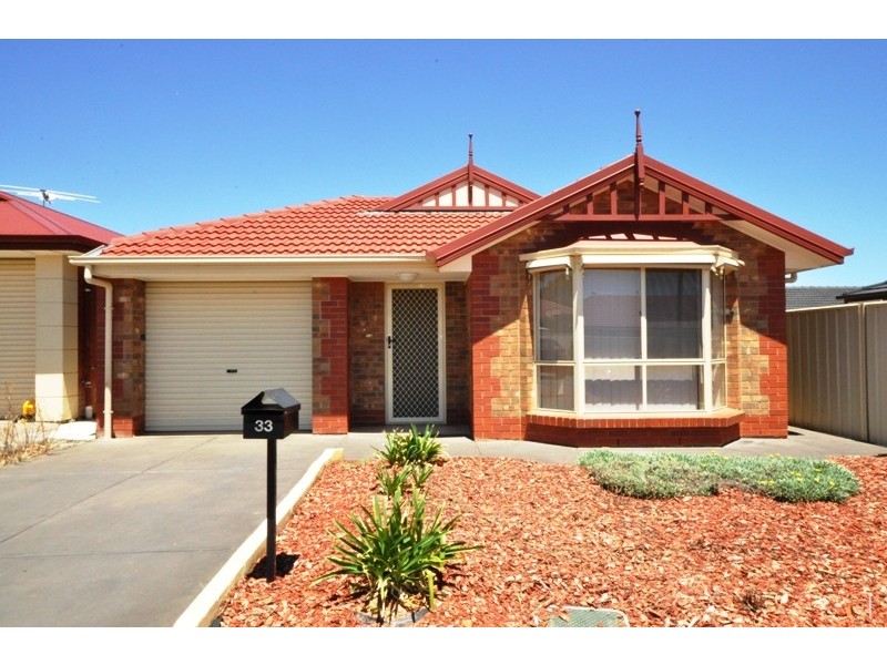 33 Strathaird Blv, Smithfield SA 5114