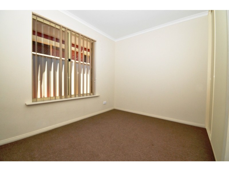 33 Strathaird Blv, Smithfield SA 5114