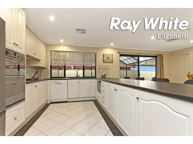 25 Eton Drive, Andrews Farm SA 5114