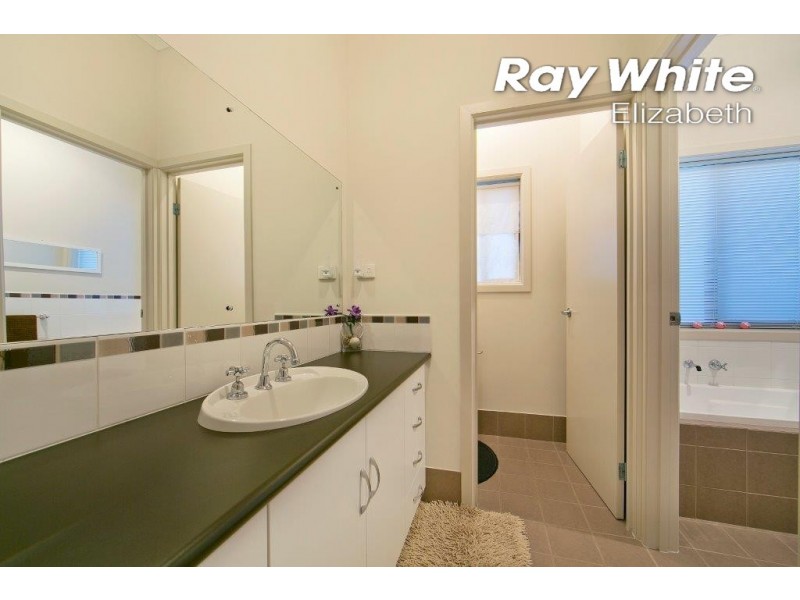 113 Highfield Dr, Hillbank SA 5112