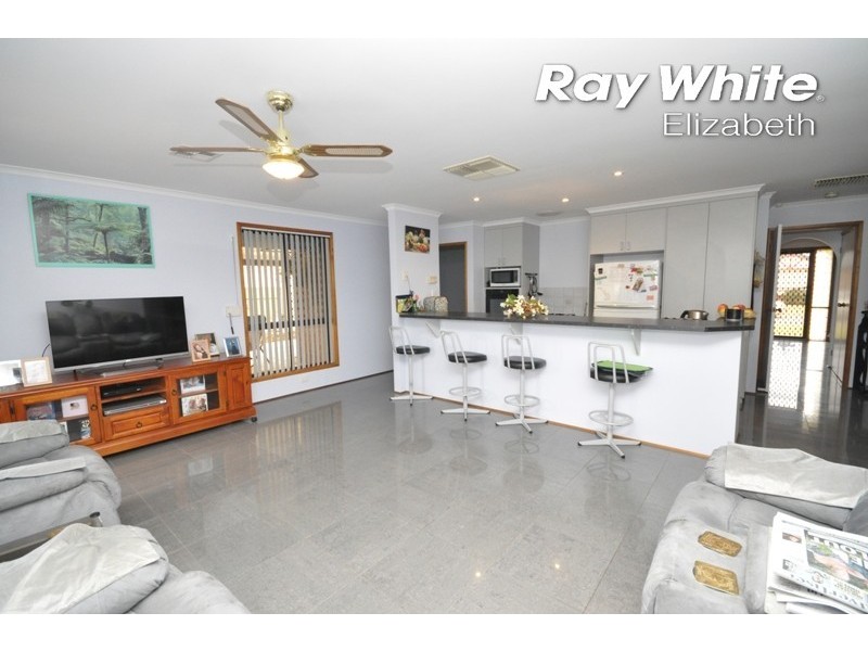 16 Bredford Grove, Andrews Farm SA 5114