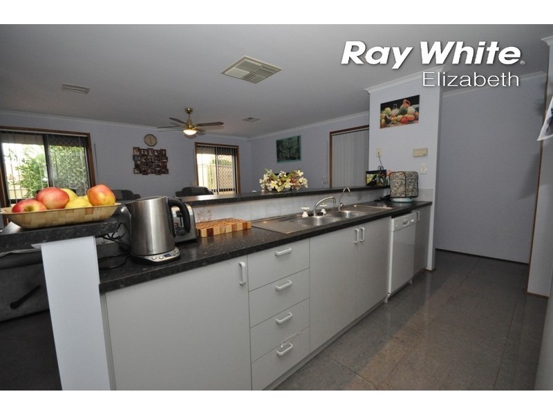 16 Bredford Grove, Andrews Farm SA 5114