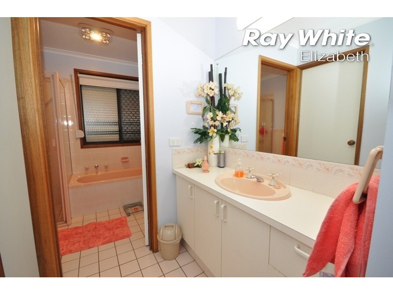 16 Bredford Grove, Andrews Farm SA 5114