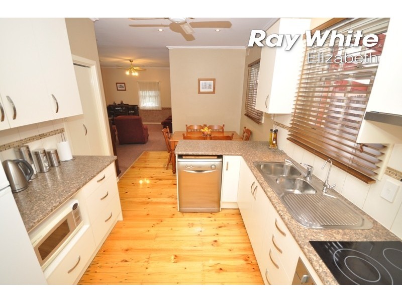 8 Perrott Street, Elizabeth Park SA 5113