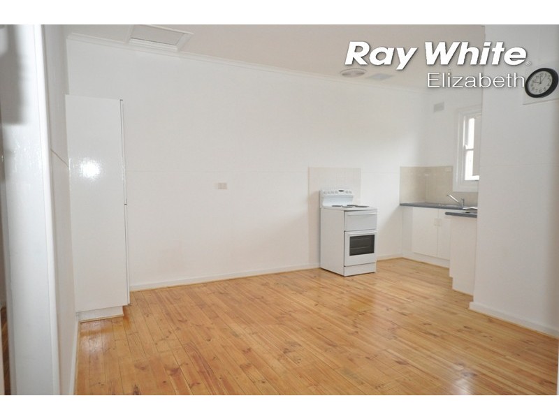 6 Chilmark Street, Elizabeth Vale SA 5112