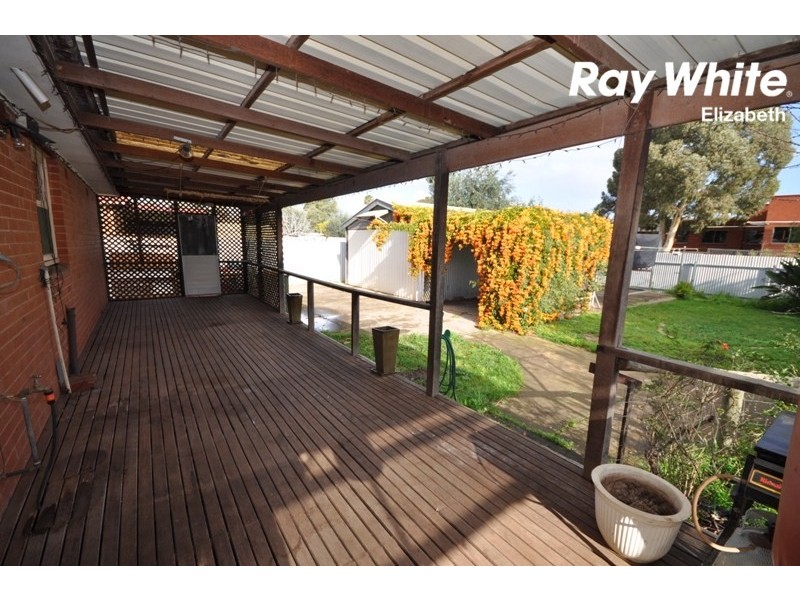 8 Wayford Street, Elizabeth Vale SA 5112