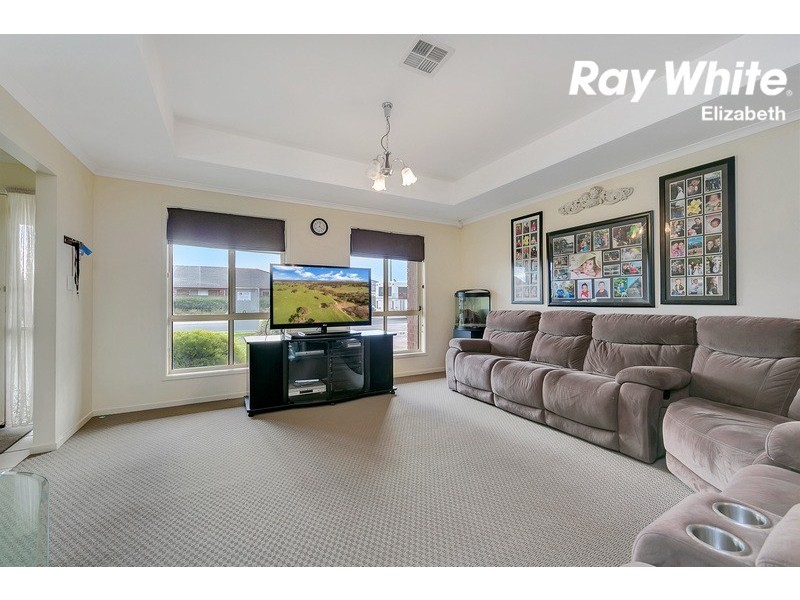 133 President Avenue, Andrews Farm SA 5114