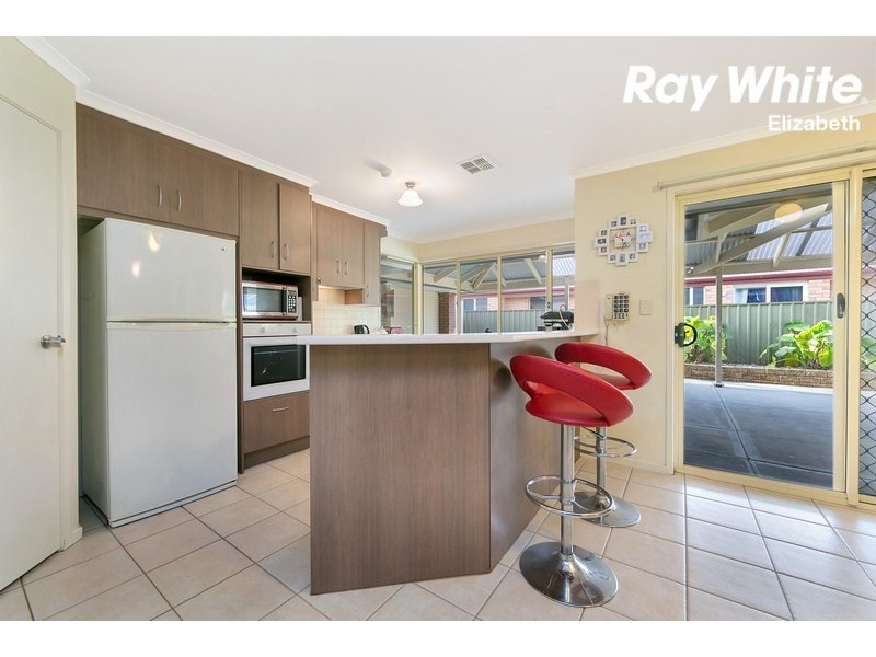 133 President Avenue, Andrews Farm SA 5114