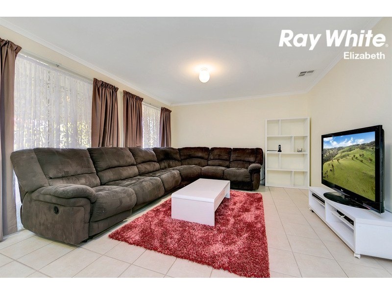 133 President Avenue, Andrews Farm SA 5114