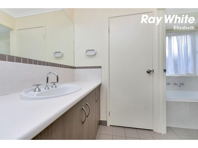 133 President Avenue, Andrews Farm SA 5114