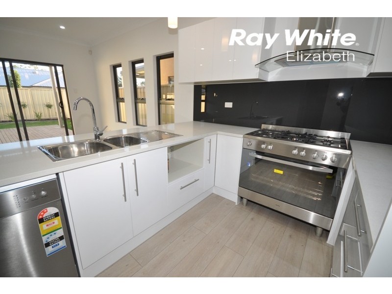 2/20 Daniel Street, Elizabeth Park SA 5113