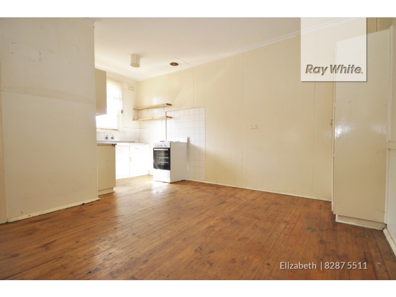 16 Johnston Road, Elizabeth Downs SA 5113