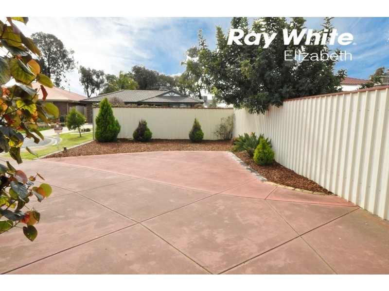 11 Linford Close, Salisbury Downs SA 5108