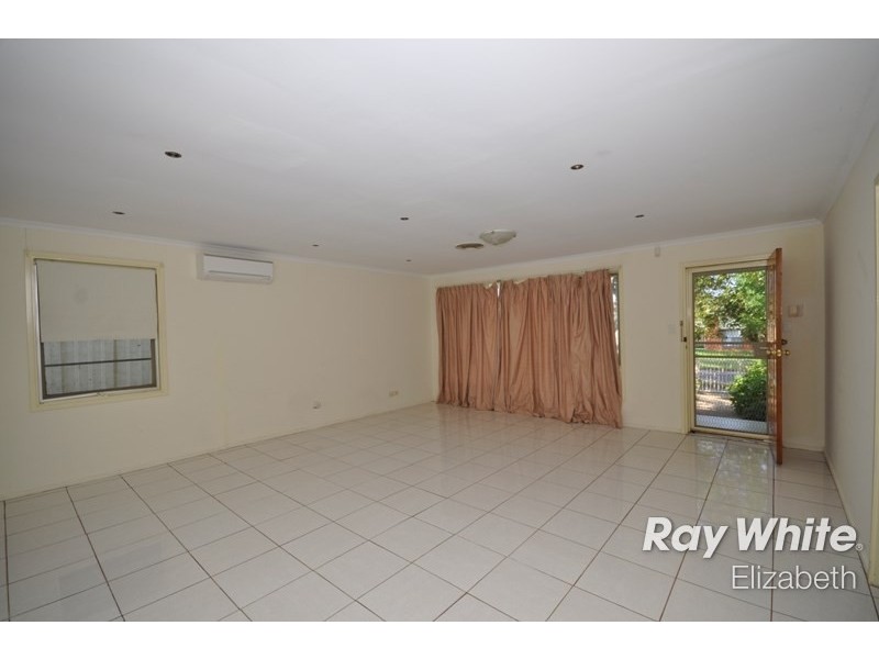 4 Peacock Road, Elizabeth Downs SA 5113