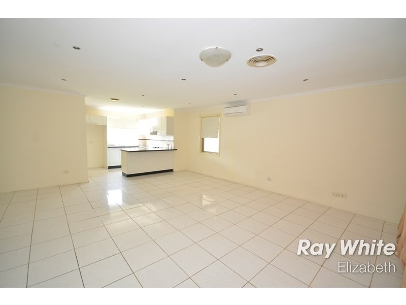4 Peacock Road, Elizabeth Downs SA 5113