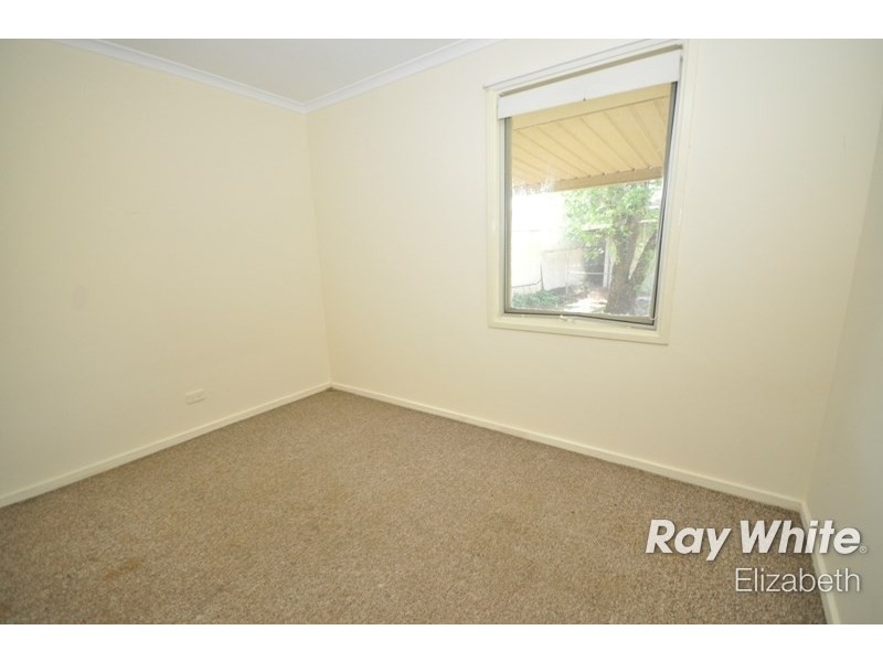4 Peacock Road, Elizabeth Downs SA 5113