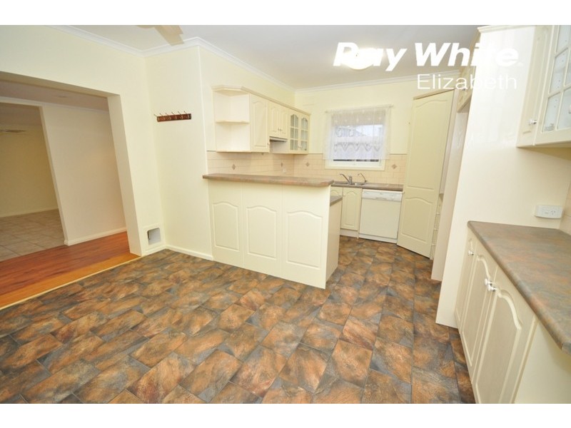 55 St Leonard Crescent, Elizabeth Downs SA 5113