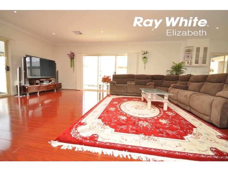 28 Arcadia Drive, Smithfield SA 5114