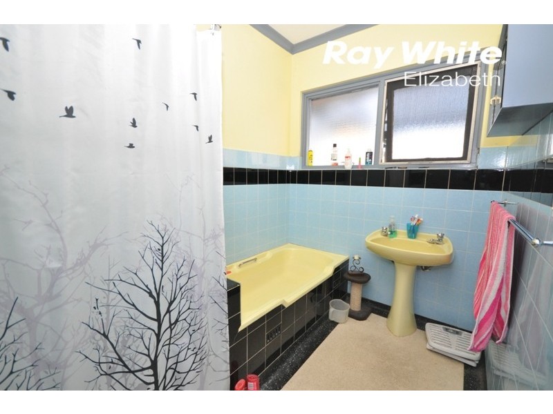 19 Lincoln Avenue, Parafield Gardens SA 5107