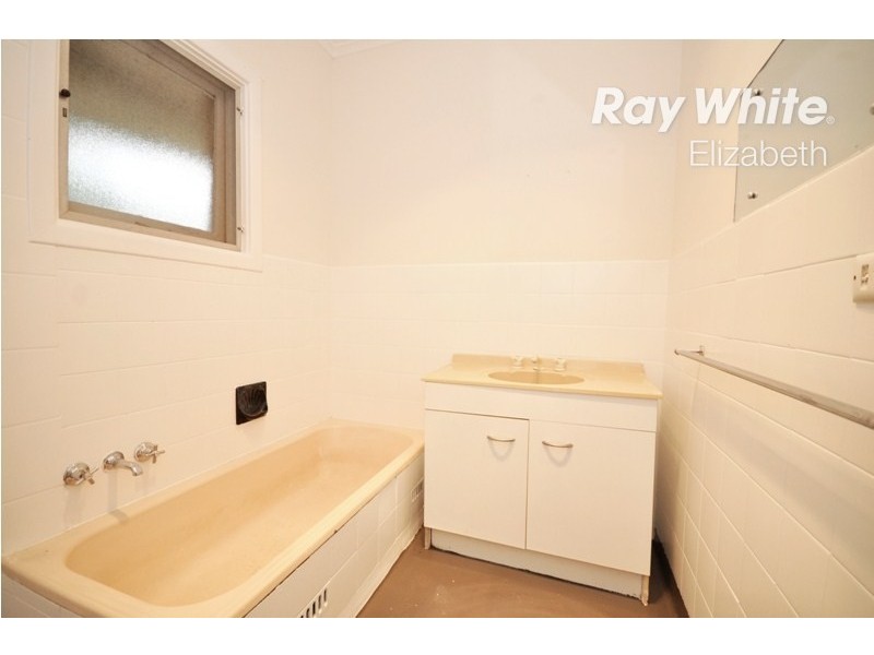 8 Mannington Road, Elizabeth Park SA 5113