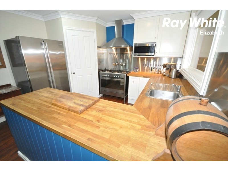 6 Palari Crescent, Munno Para SA 5115