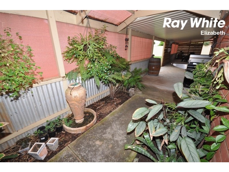 6 Palari Crescent, Munno Para SA 5115