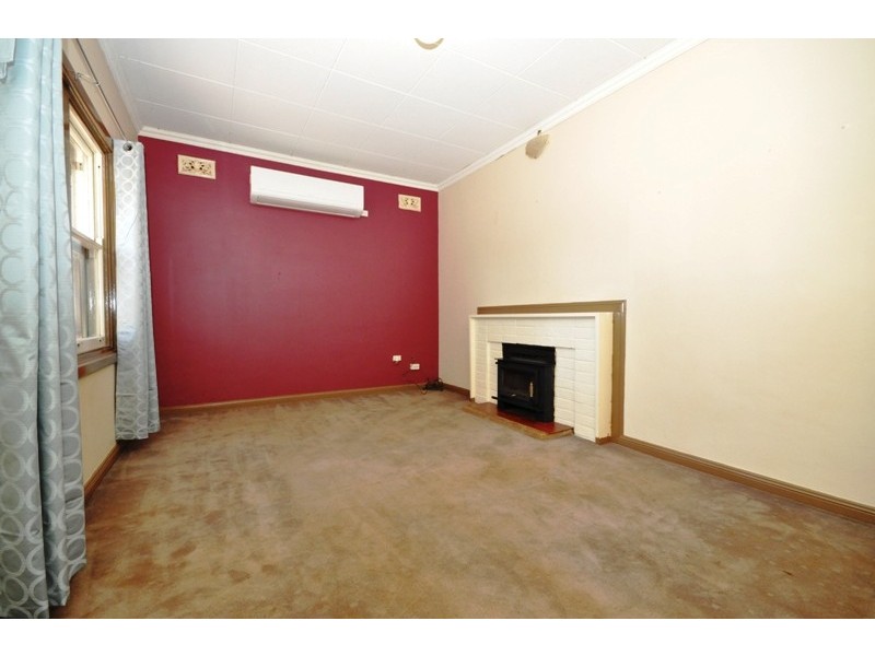 18 Siddal Rd, Elizabeth Vale SA 5112