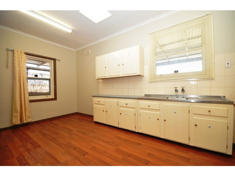 18 Siddal Rd, Elizabeth Vale SA 5112