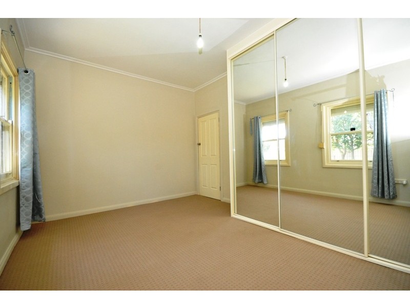 18 Siddal Rd, Elizabeth Vale SA 5112