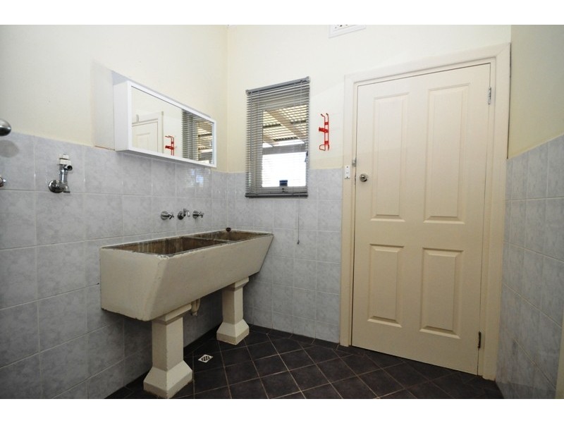 18 Siddal Rd, Elizabeth Vale SA 5112