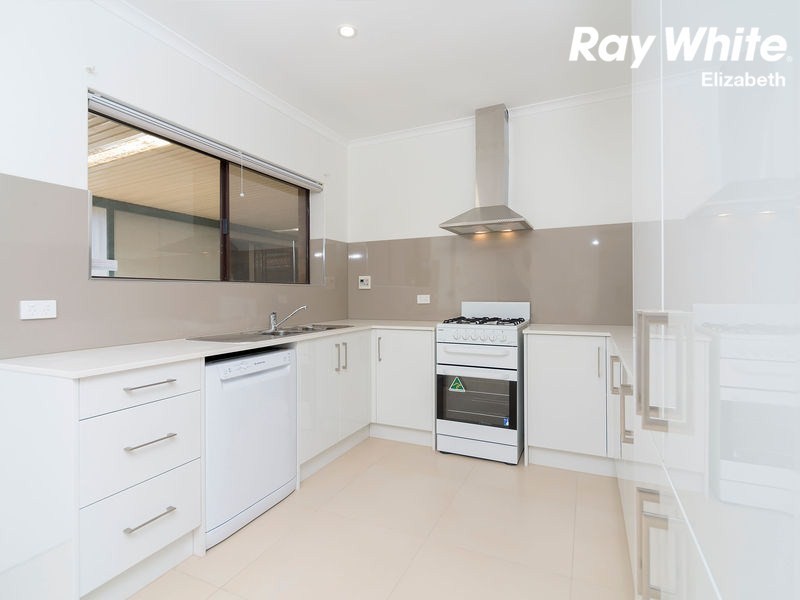 9 President Avenue, Andrews Farm SA 5114