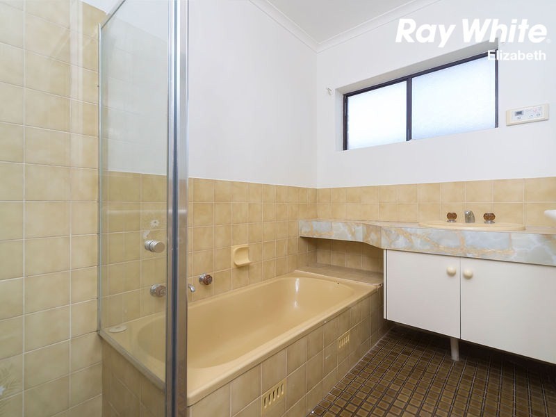 9 President Avenue, Andrews Farm SA 5114