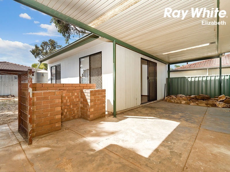 9 President Avenue, Andrews Farm SA 5114