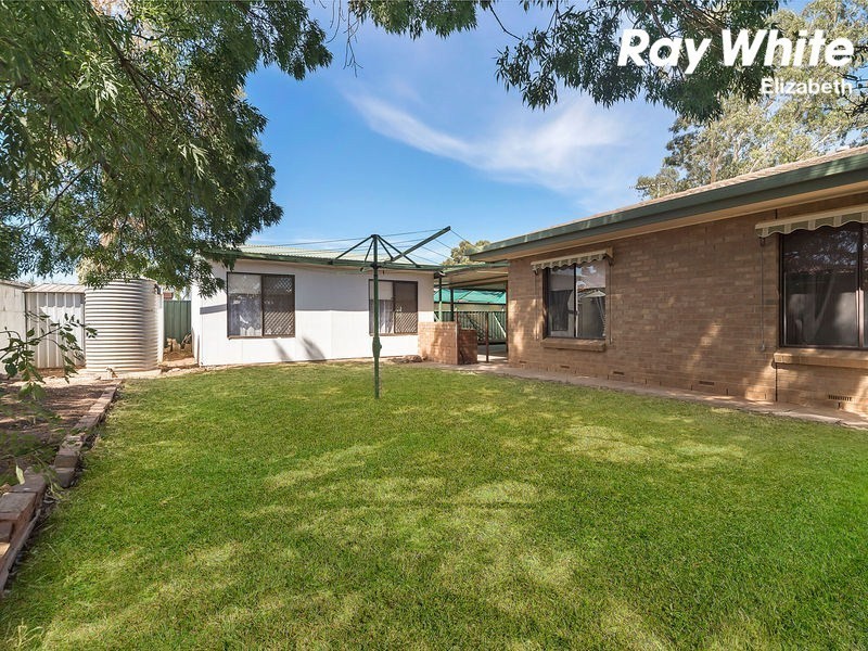 9 President Avenue, Andrews Farm SA 5114