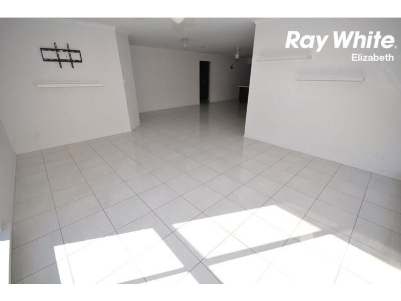 2 Tomnicstas St., Munno Para West SA 5115