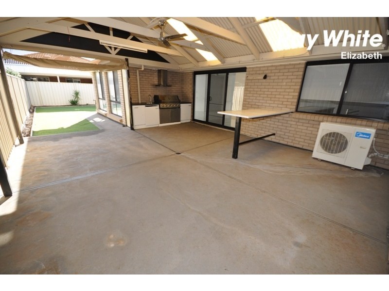 2 Tomnicstas St., Munno Para West SA 5115