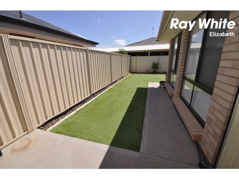 2 Tomnicstas St., Munno Para West SA 5115