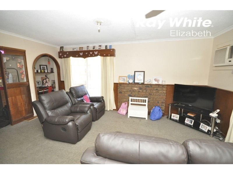 8 Burford Street, Elizabeth Downs SA 5113