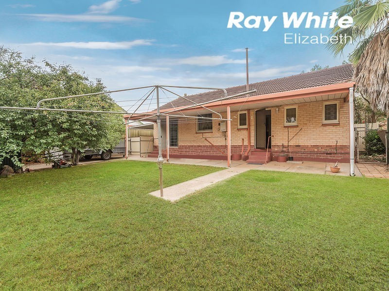 19 Crisp Road, Elizabeth Downs SA 5113