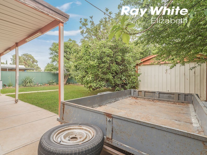 19 Crisp Road, Elizabeth Downs SA 5113