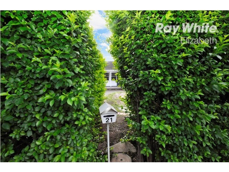 21 St Leonard Crescent, Elizabeth Downs SA 5113