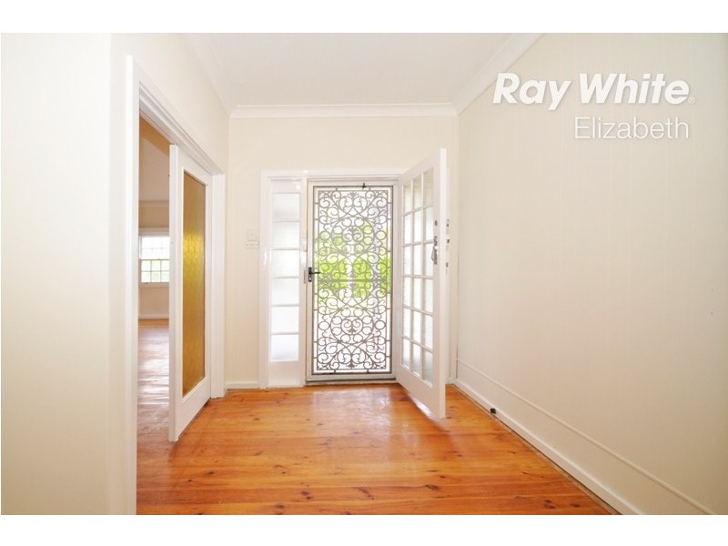 21 St Leonard Crescent, Elizabeth Downs SA 5113