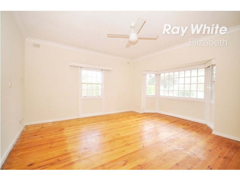 21 St Leonard Crescent, Elizabeth Downs SA 5113