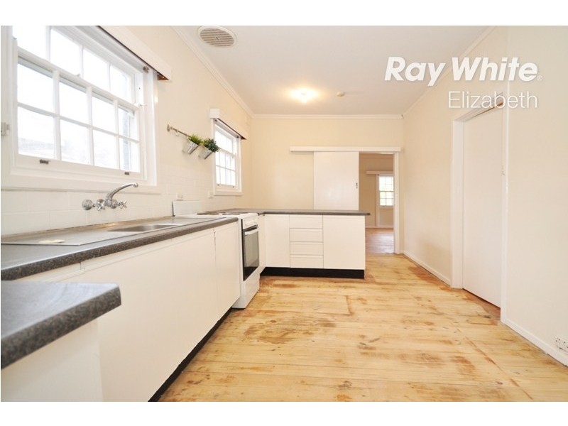 21 St Leonard Crescent, Elizabeth Downs SA 5113