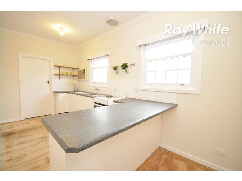 21 St Leonard Crescent, Elizabeth Downs SA 5113