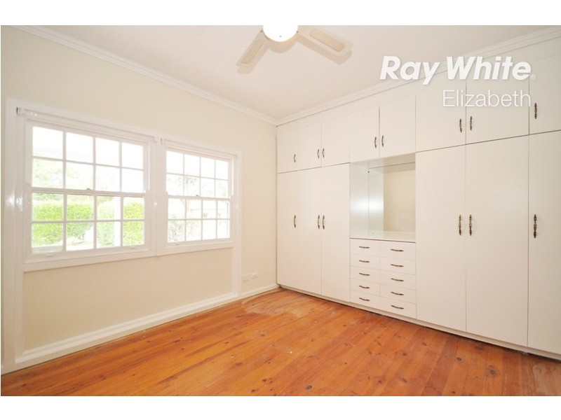 21 St Leonard Crescent, Elizabeth Downs SA 5113