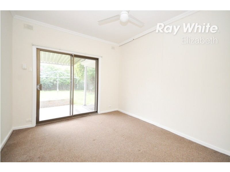 21 St Leonard Crescent, Elizabeth Downs SA 5113