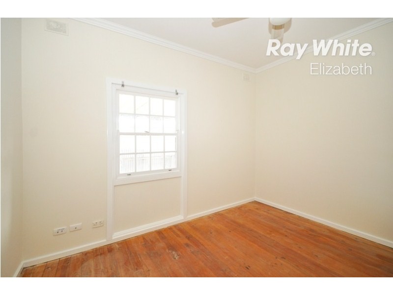 21 St Leonard Crescent, Elizabeth Downs SA 5113