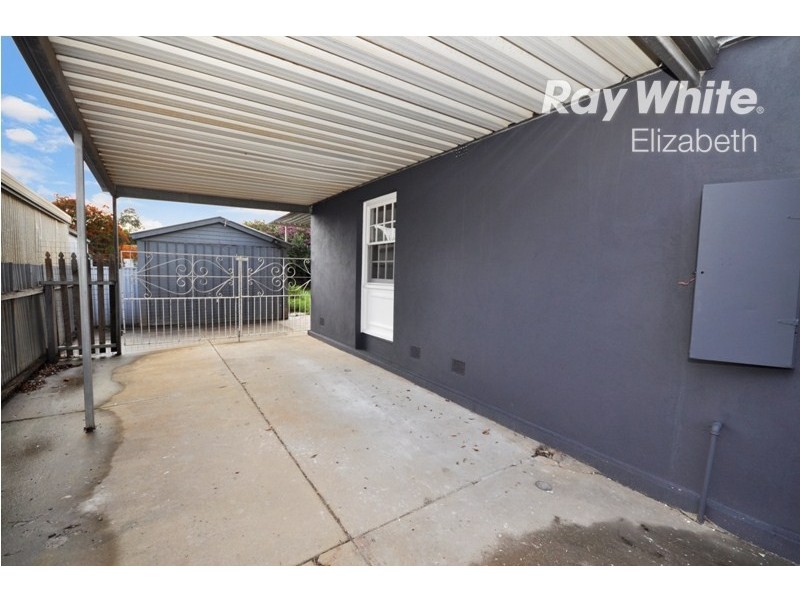 21 St Leonard Crescent, Elizabeth Downs SA 5113