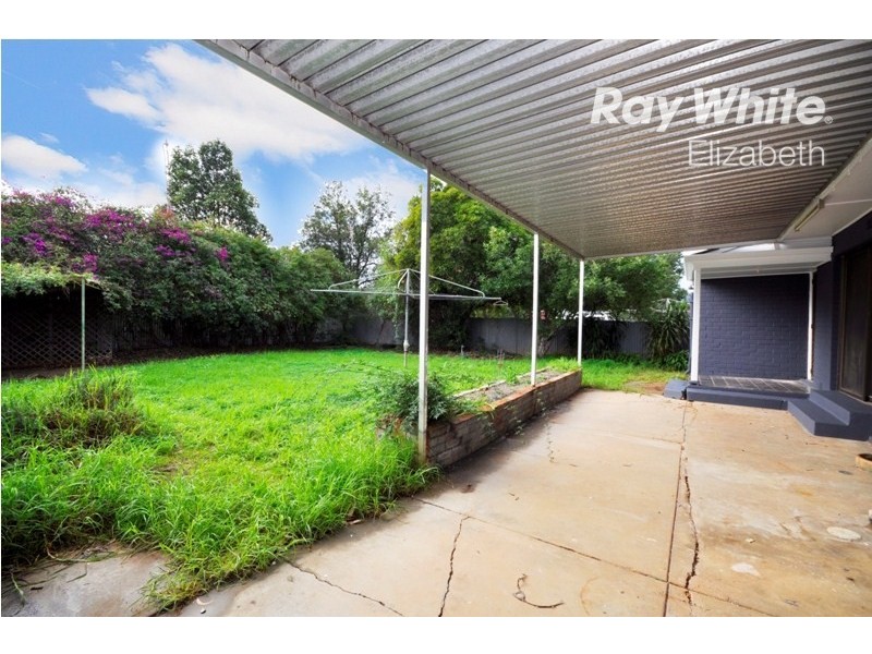 21 St Leonard Crescent, Elizabeth Downs SA 5113